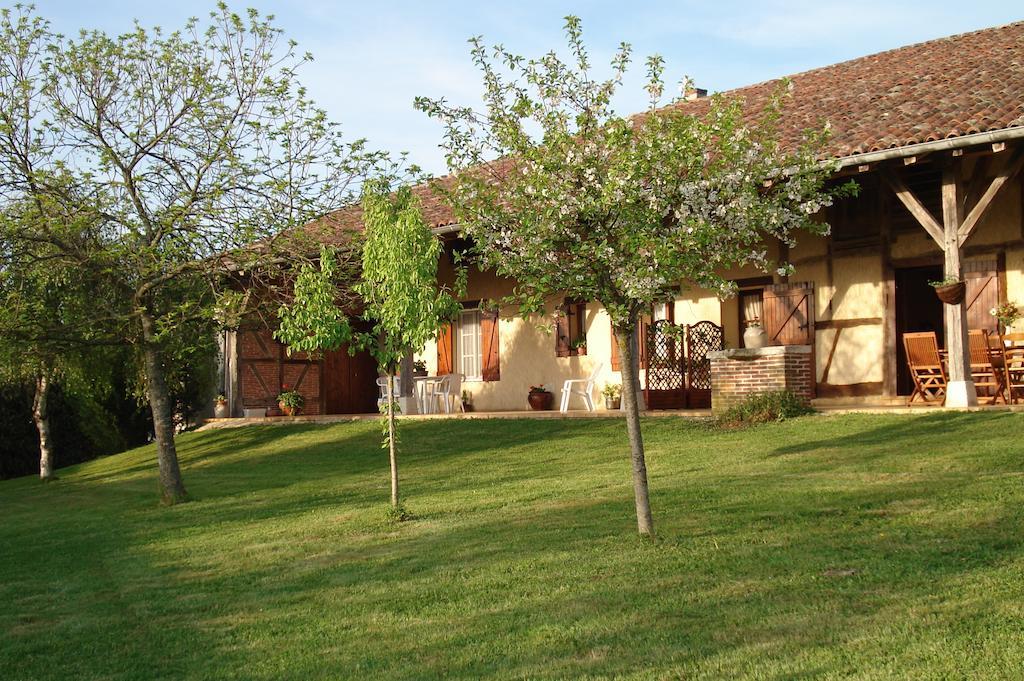 La Croix De Bois Bed and Breakfast Jayat Exterior foto