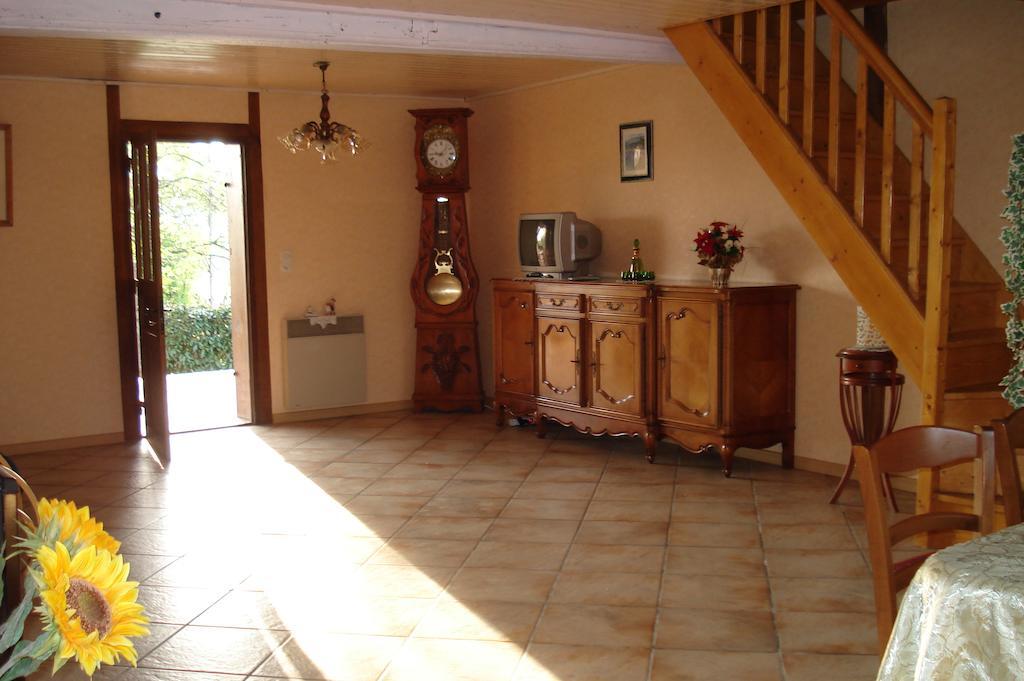 La Croix De Bois Bed and Breakfast Jayat Exterior foto