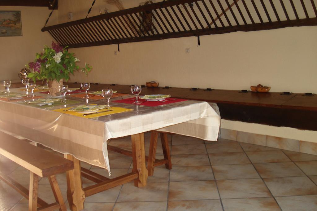 La Croix De Bois Bed and Breakfast Jayat Exterior foto