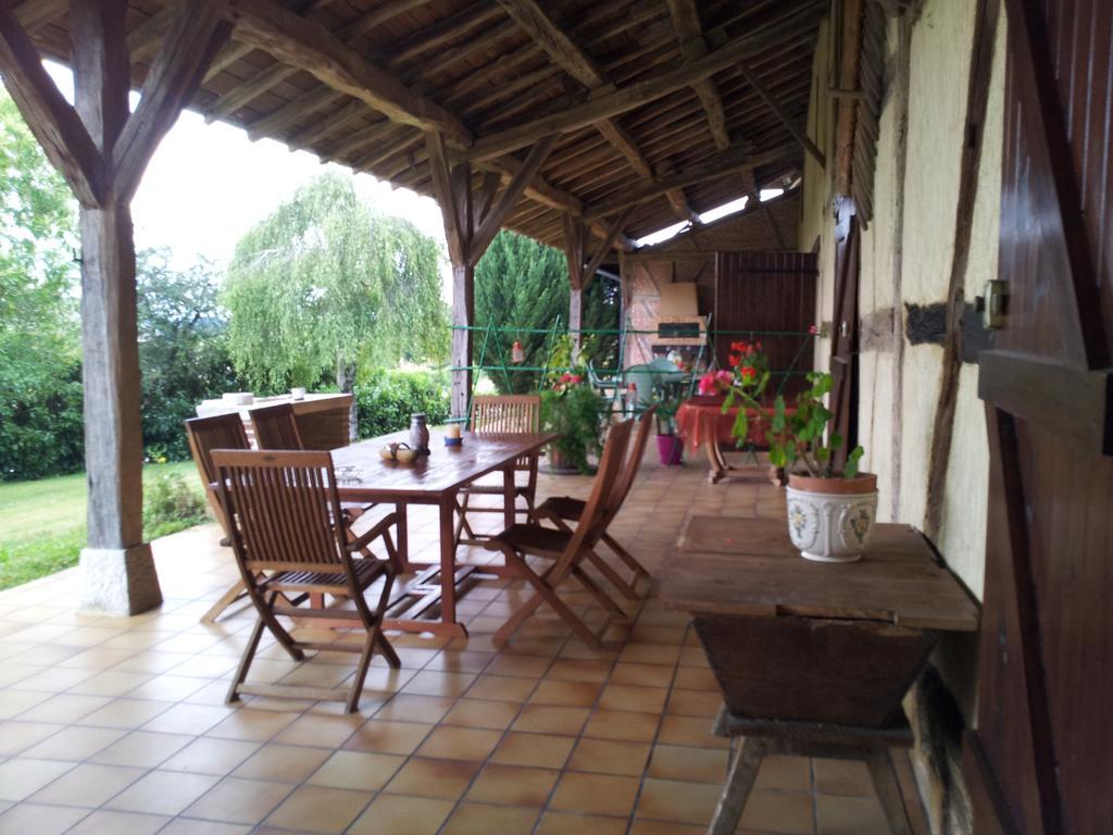 La Croix De Bois Bed and Breakfast Jayat Exterior foto